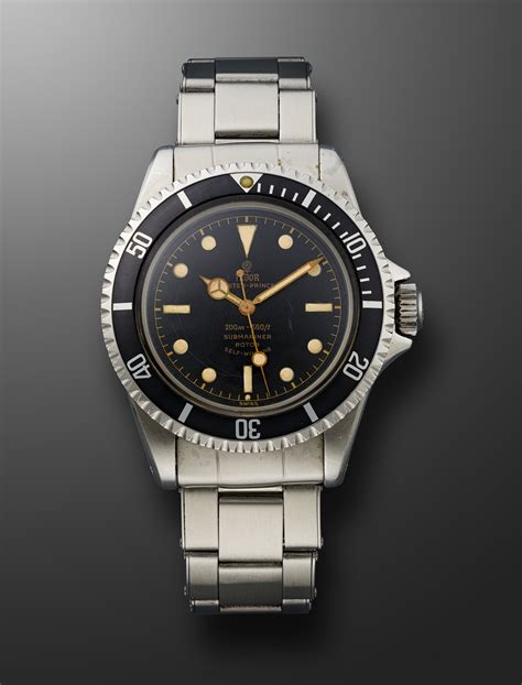 tudor oyster submariner watch